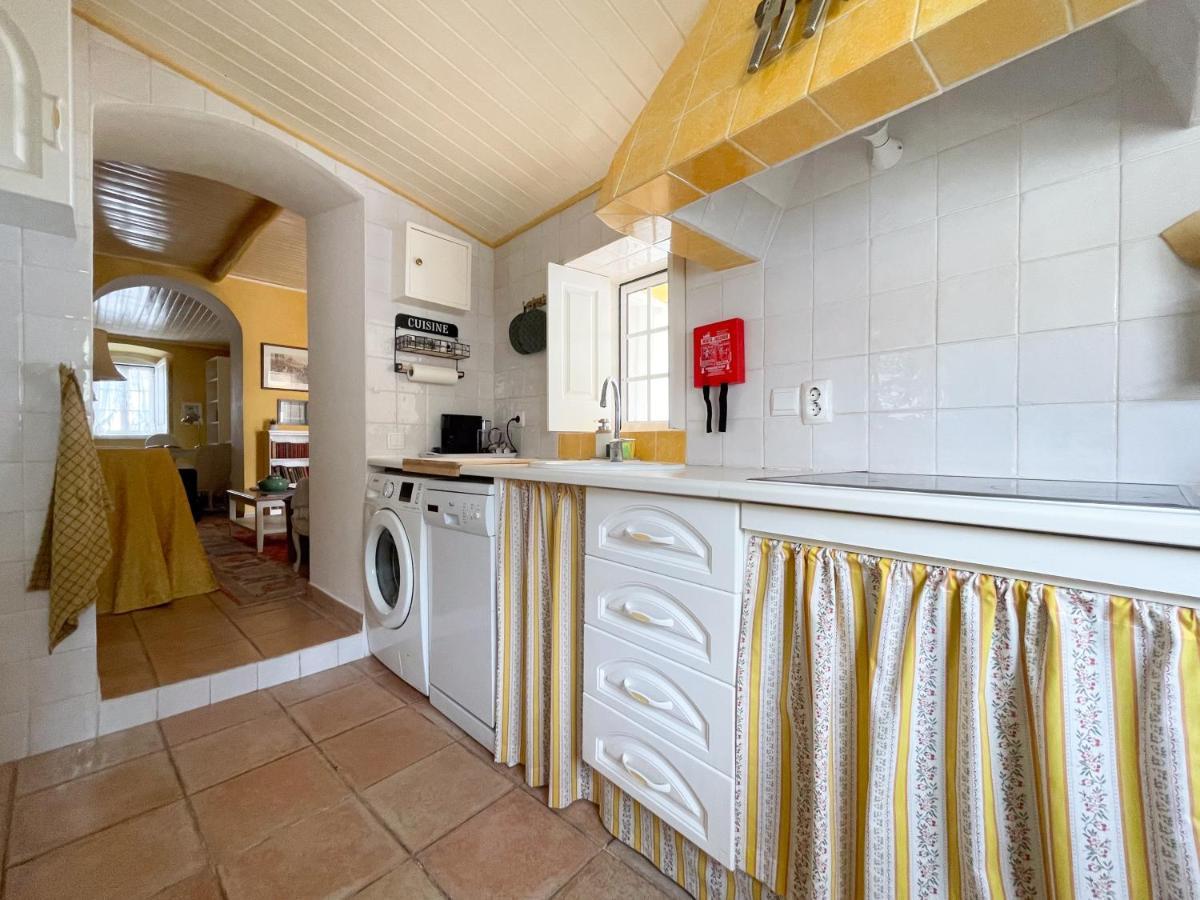 Villa Charming Countryside With Fireplace & Patio