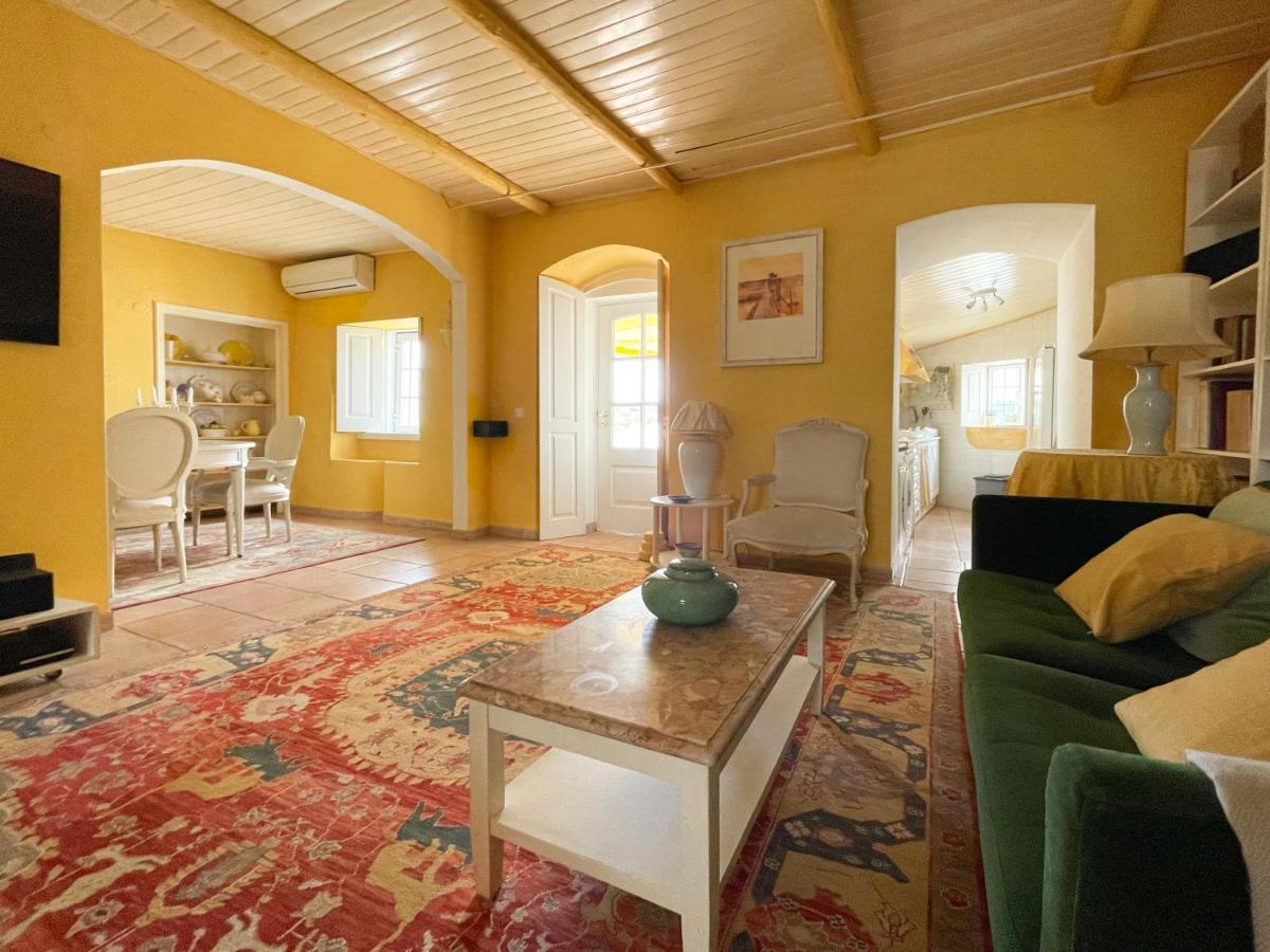 Villa Charming Countryside With Fireplace & Patio